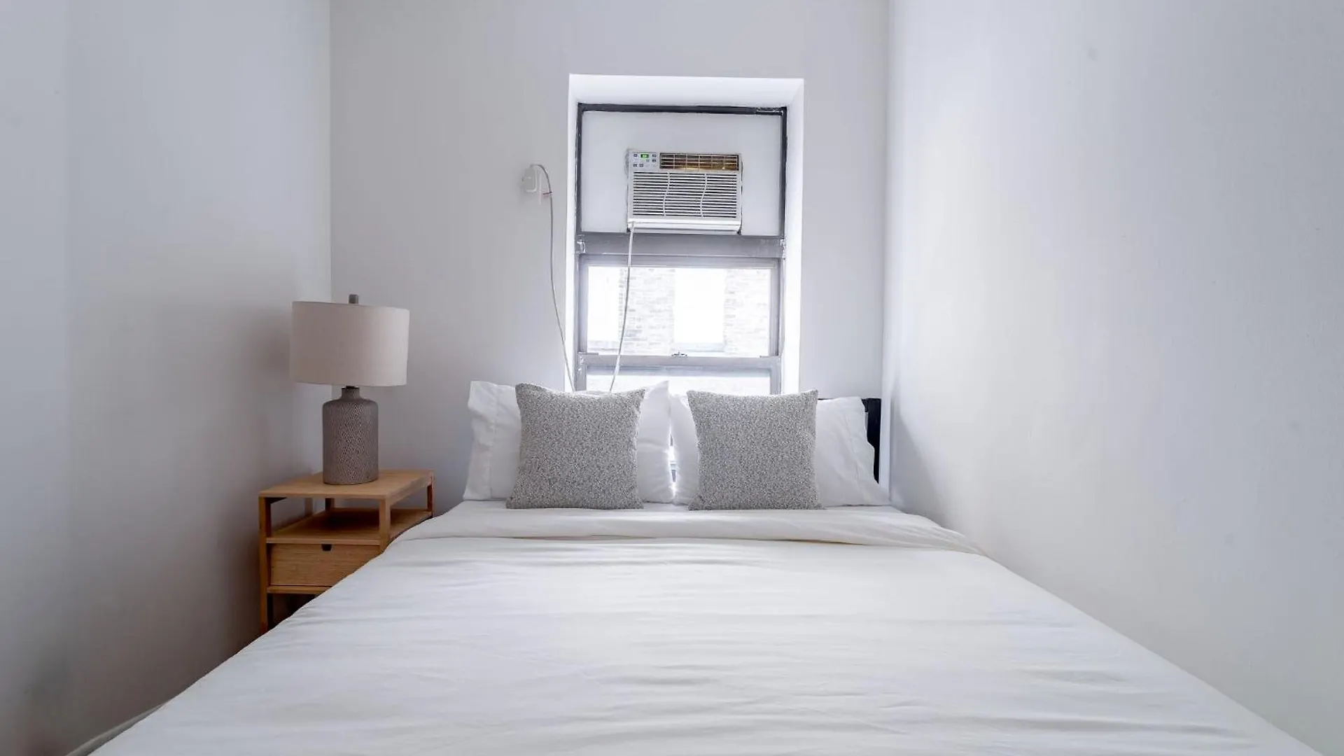 Bright 3Br 1Ba Retreat In Hells Kitchen Steps From Times Square Apartment New York United States