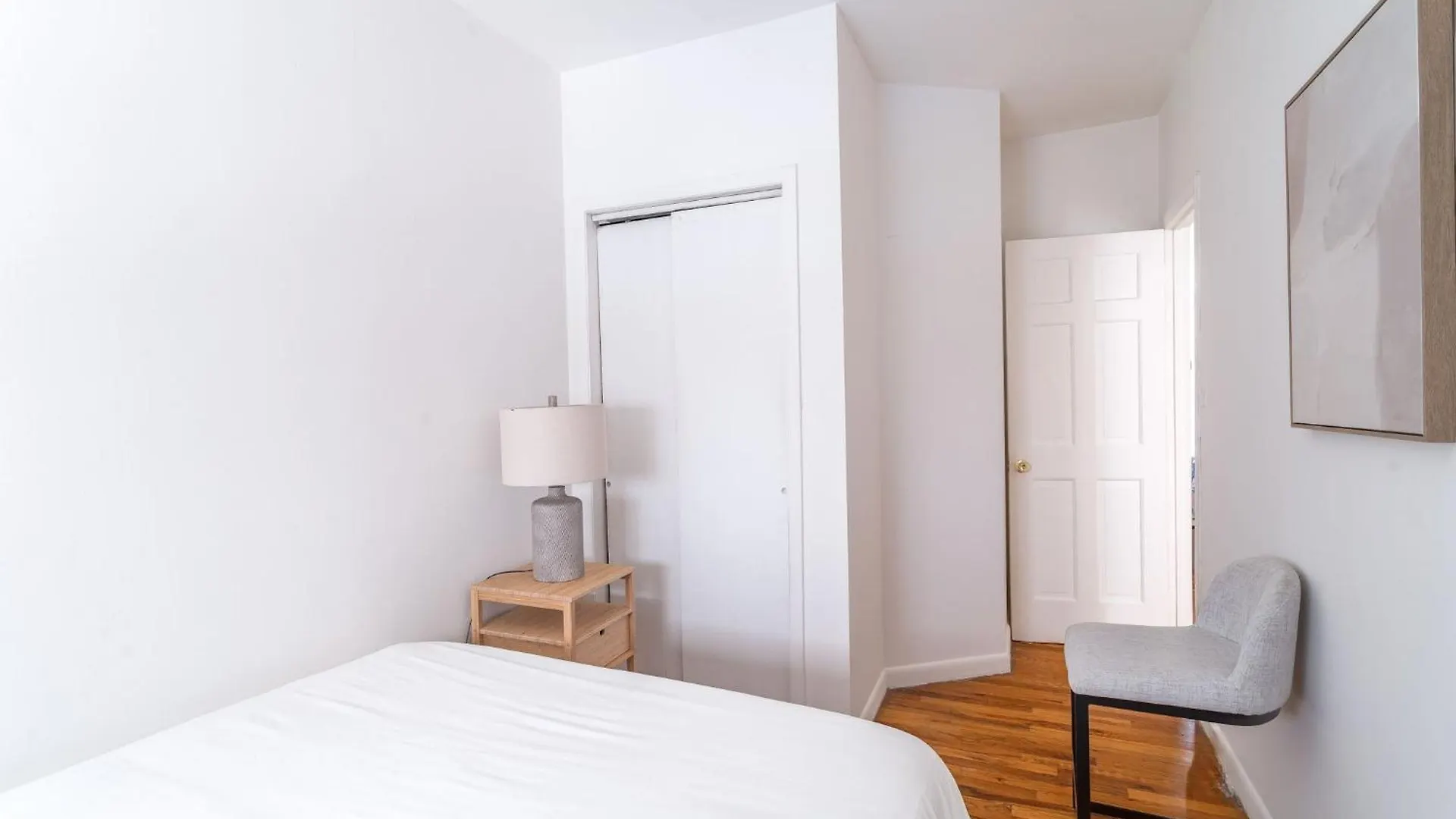 Bright 3Br 1Ba Retreat In Hells Kitchen Steps From Times Square Apartment New York United States