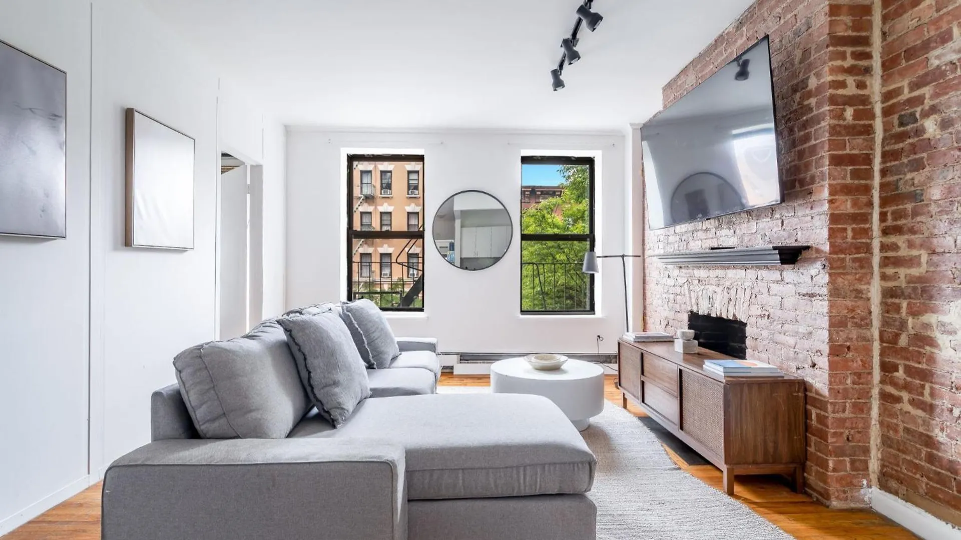 Bright 3Br 1Ba Retreat In Hells Kitchen Steps From Times Square Apartment New York United States