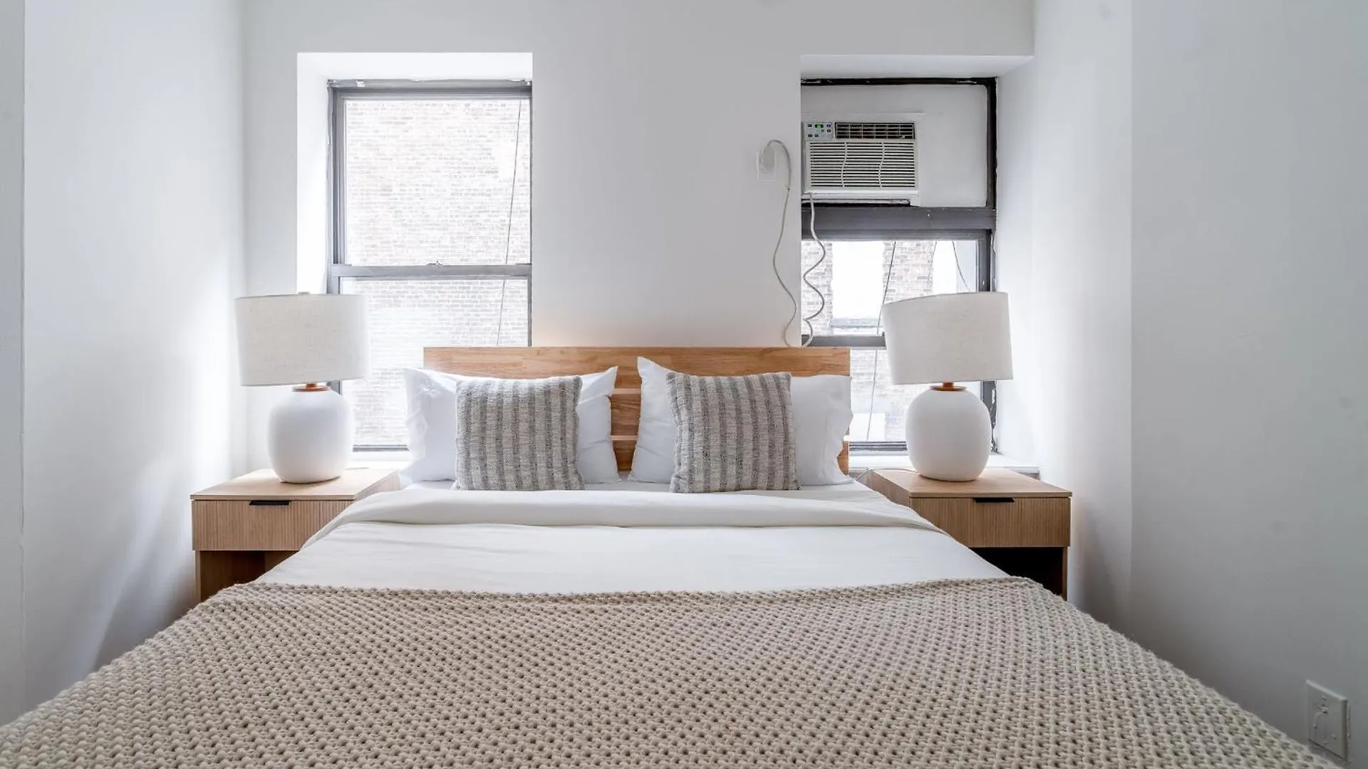 Bright 3Br 1Ba Retreat In Hells Kitchen Steps From Times Square Apartment New York
