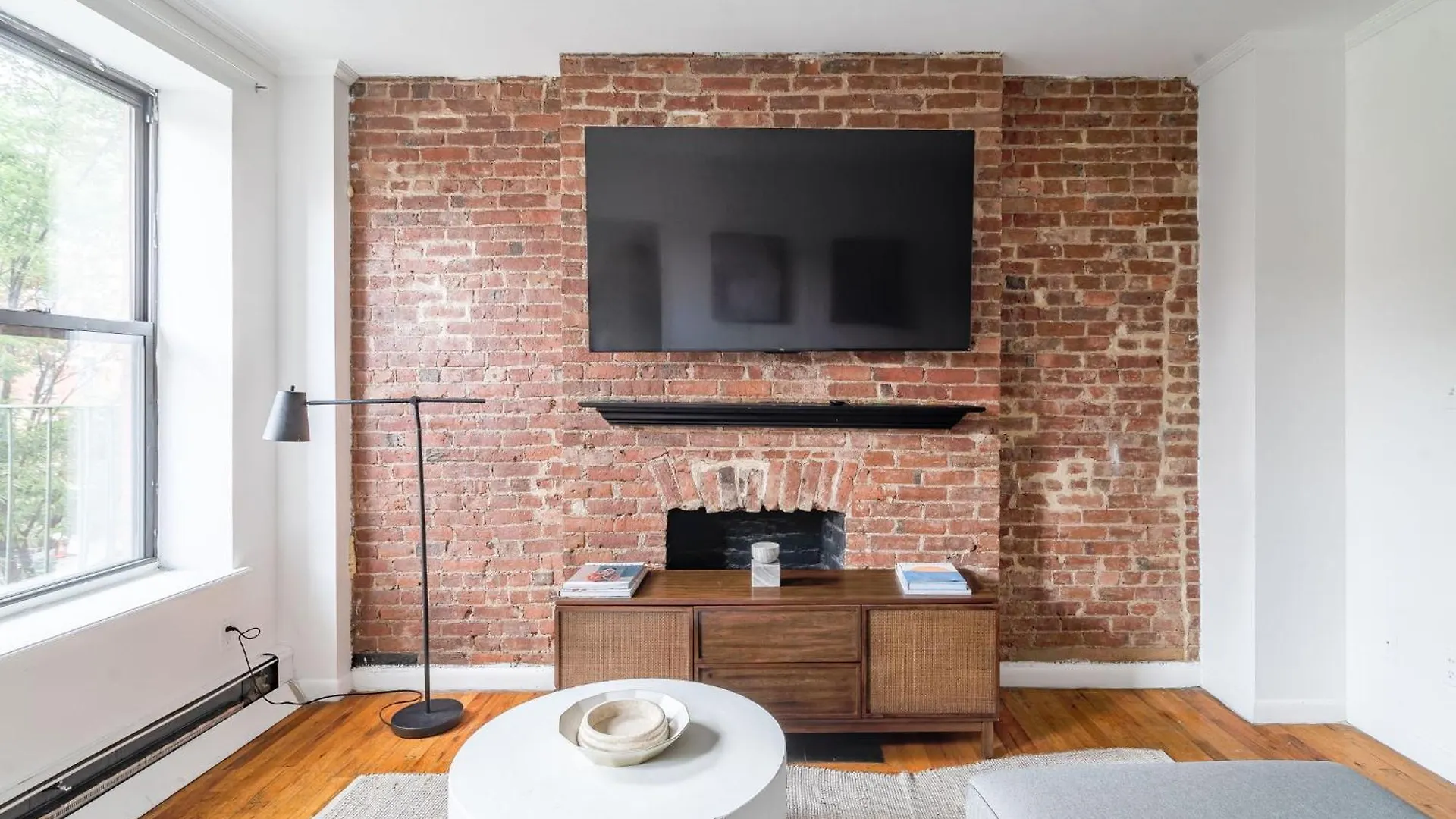 Bright 3Br 1Ba Retreat In Hells Kitchen Steps From Times Square Apartment New York